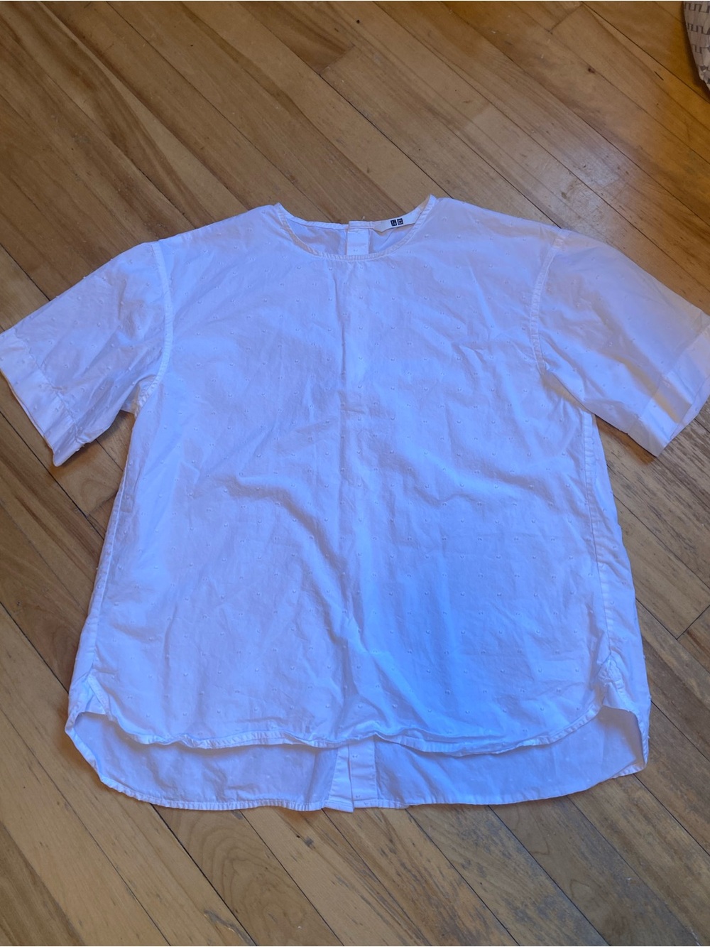 Uniqlo 100% Cotton White Eyelet Short Sleeve Blouse Button Details Cottagecore